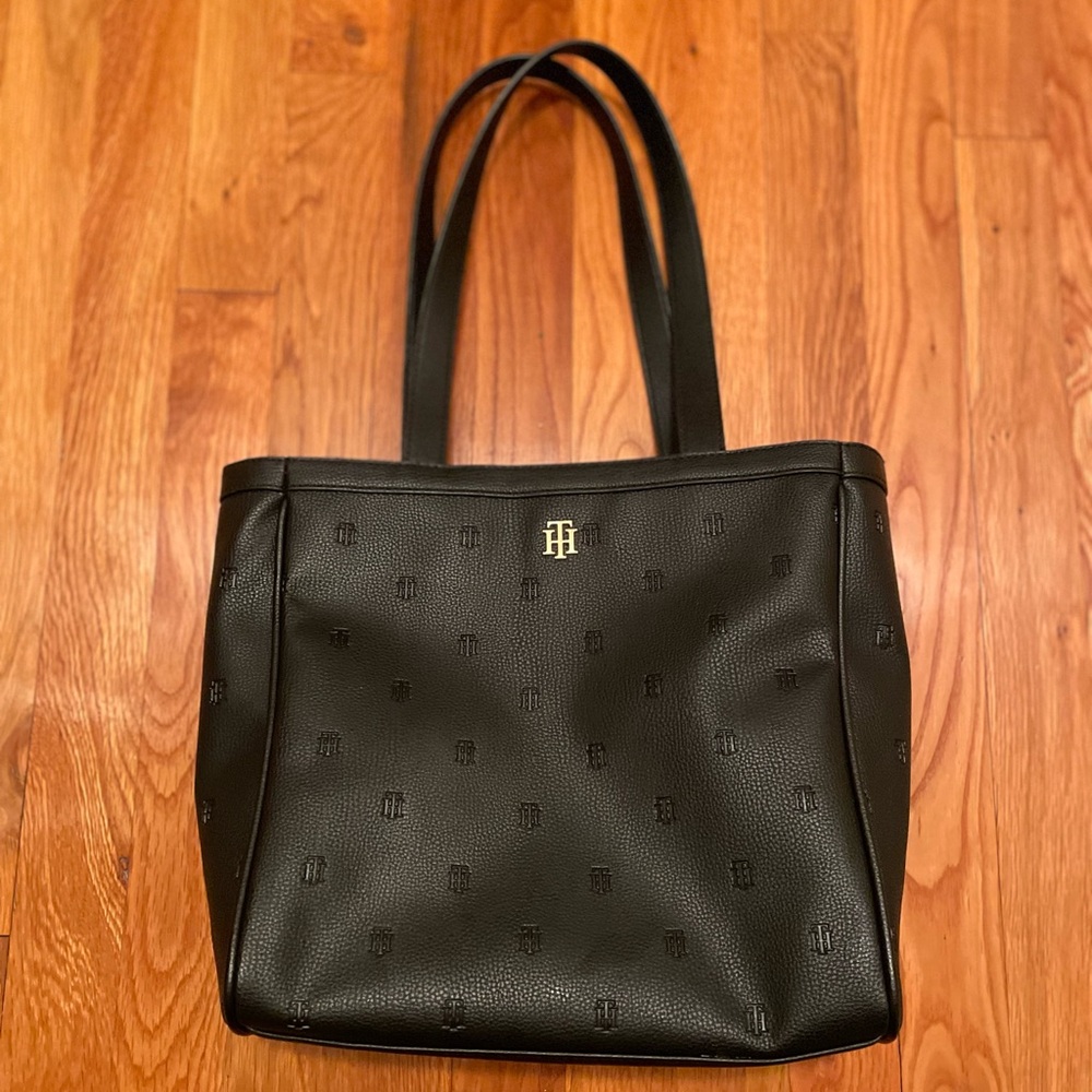 Cute Tommy Hilfiger bag ✨